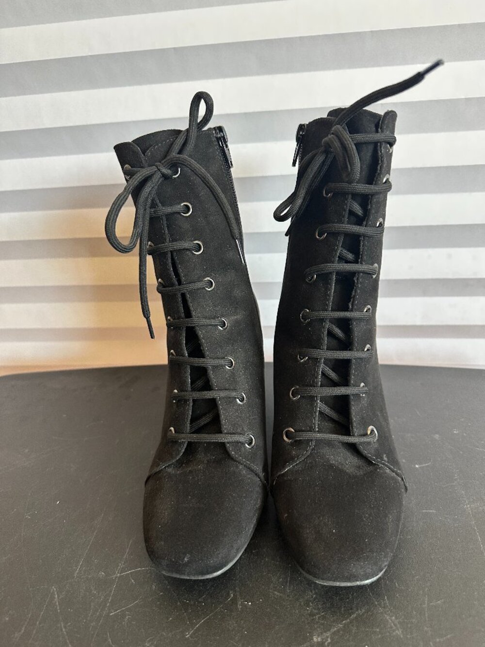 Rogue Helium Size 7.5 Womens Black Lace Up Ankle Boots Chunky Lug Sole Moto